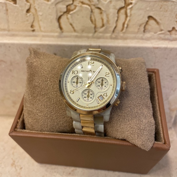 Michael Kors Women’s Off-white and Gold Tortoise Resin Watch - Picture 1 of 10